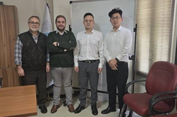 برگزاری جلسه با مدیران و کارشناسان AAC کمپانی Teeyer